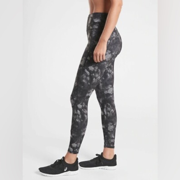 Athleta Rainier Printed Tight, Frozen Floral Grey, Size XS - Picture 3 of 11